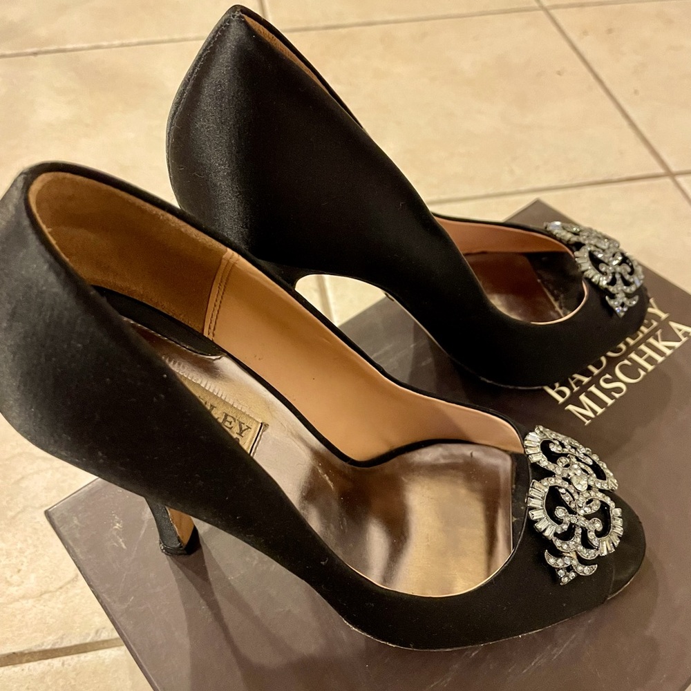 Beautiful Heels - Picture 2 of 4